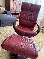 Relax stoel bourdeux rood met los voetenbankje, Ophalen, Gebruikt, Leer, 50 tot 75 cm