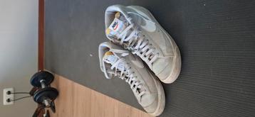 Nike blazer mid 77 beschikbaar voor biedingen