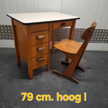 Vintage klein houten bureau bureautje beschikbaar voor biedingen