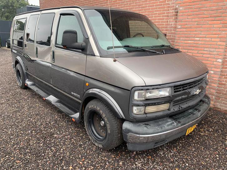 1998 Chevrolet Express LPG grijs-kenteken Semi Camper, Auto's, Bestelauto's, Bedrijf, Chevrolet, LPG, Automaat, Geïmporteerd, Bruin