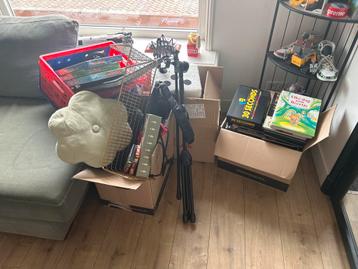Rommelmarkt Spullen beschikbaar voor biedingen