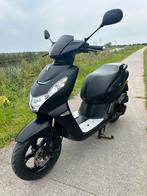 Peugeot Kisbee black edition 2019, Fietsen en Brommers, Scooters | Peugeot, Ophalen, Overige modellen, Maximaal 45 km/u, Nieuw