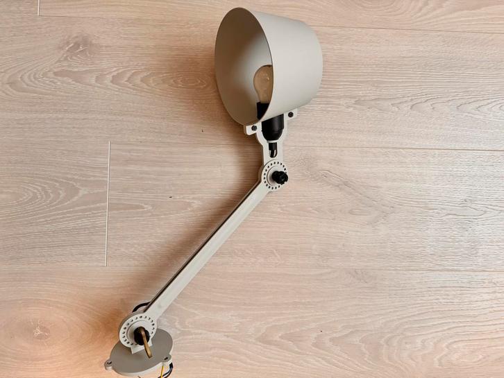 Tonone Bolt Wandlamp - Zo Goed Als Nieuw, Huis en Inrichting, Lampen | Wandlampen, Zo goed als nieuw, Metaal, Ophalen of Verzenden