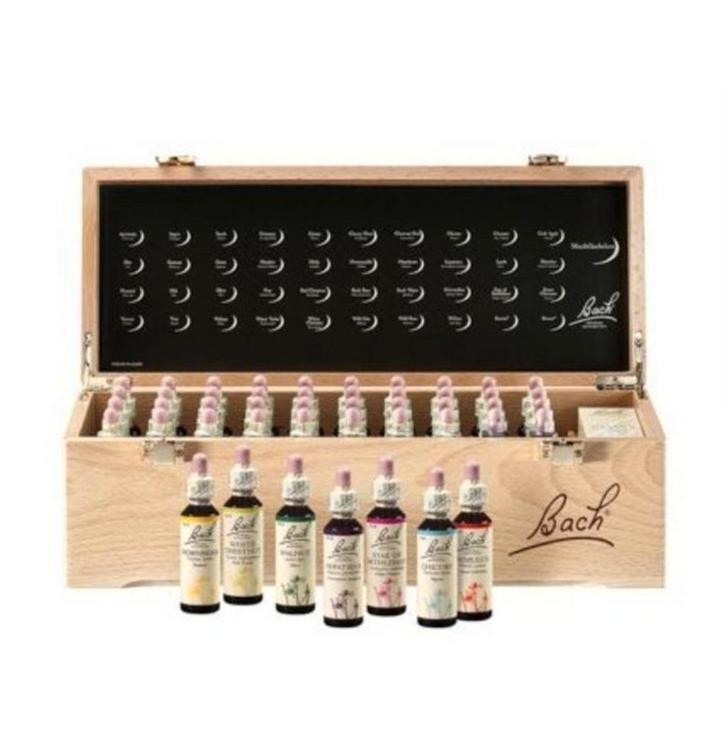 Complete Bach Bloesem Remedies in luxe opberg/ bewaar kist, Sieraden, Tassen en Uiterlijk, Uiterlijk | Lichaamsverzorging, Nieuw