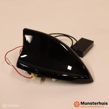 Antenne voor een Megane IV 8201684054 beschikbaar voor biedingen