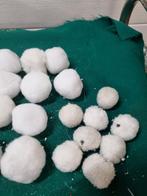 Sneeuwballen stof wit 25 stuks, [a644], Ophalen of Verzenden, 'T Olde Gre-j, Info@toldegrej.nl, Endepoelstraat 20f Didam
