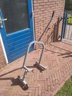 Handige paddock stand voor je motor, Ophalen