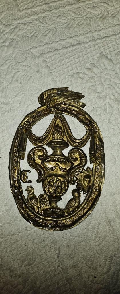 Friese latoenkoperen schuifstuk staartklok, Ophalen of Verzenden