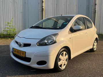 Toyota Aygo 1.0 12V Vvt-i 5DRS 2011 navigator beschikbaar voor biedingen