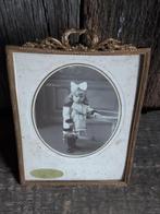 Mooie oude messing franse strik fotolijst met oude foto, Antiek en Kunst, Verzenden