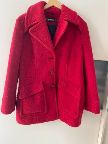 Prachtige rode wollen jas, Beaumont, maat 46