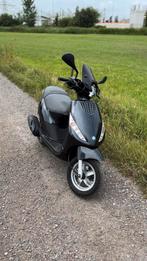 Zip 4T2V 50cc gereviseerd, gele plaat, Fietsen en Brommers, Scooters | Piaggio, Ophalen, Gebruikt, Maximaal 45 km/u, Zip