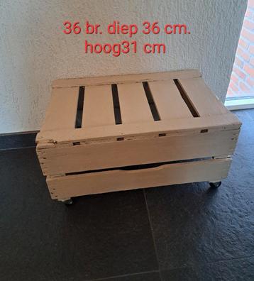 🌺☺️🌺Mooi degelijk veilingkistje met wieltjes  beschikbaar voor biedingen