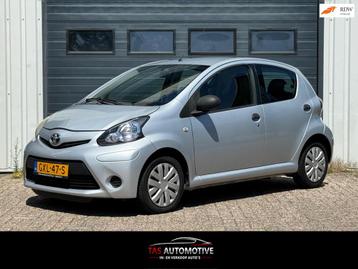Toyota Aygo 1.0 VVT-i Now 5-deurs / APK beschikbaar voor biedingen