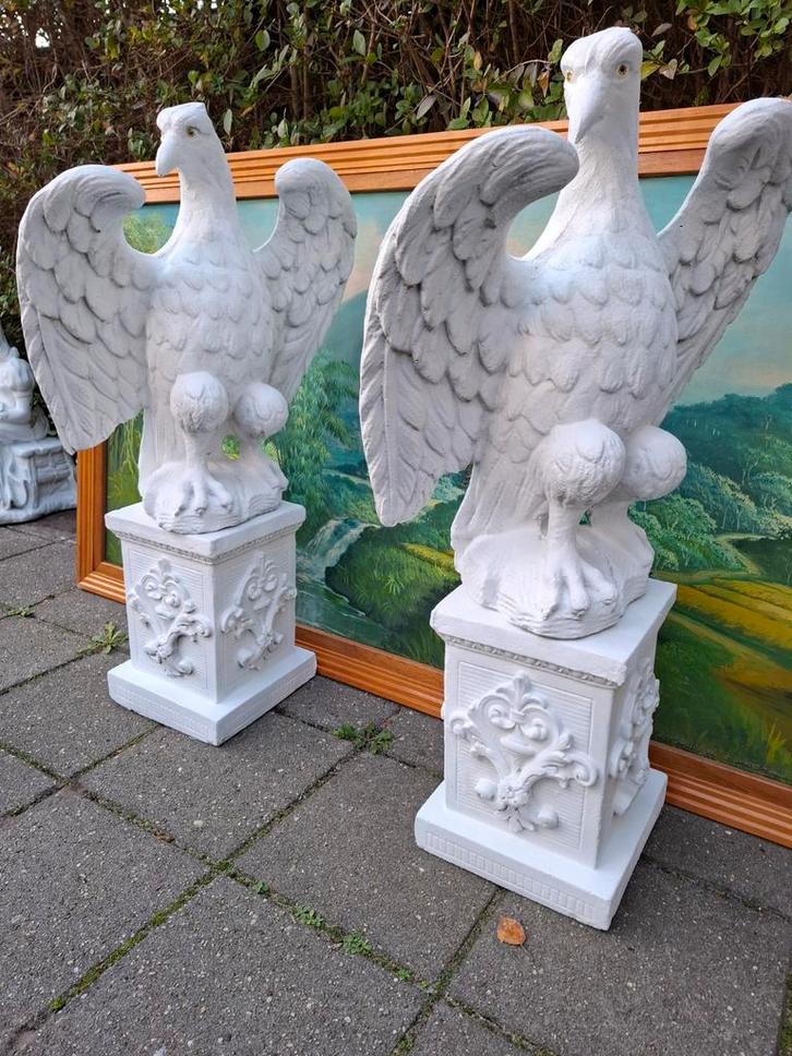 Adelaar Tuinbeelden - Set van 2. Meer dan 30 jaar oud., Tuin en Terras, Tuinbeelden, Zo goed als nieuw, Dierenbeeld, Beton, Ophalen