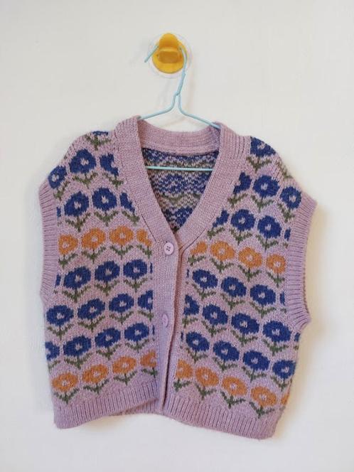 Vintage spencer / vest 140, Kinderen en Baby's, Kinderkleding | Maat 140, Zo goed als nieuw, Meisje, Trui of Vest, Ophalen of Verzenden