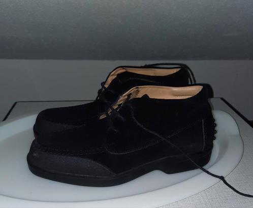 VAN BOMMEL suède veterschoenen maat 39. 2e paar=halve prijs, Kleding | Dames, Schoenen, Gedragen, Overige typen, Zwart, Ophalen of Verzenden