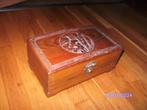 houten sieraden doosje uitklapbaar + spiegel ringenvak snijw, Antiek en Kunst, Curiosa en Brocante, Ophalen of Verzenden