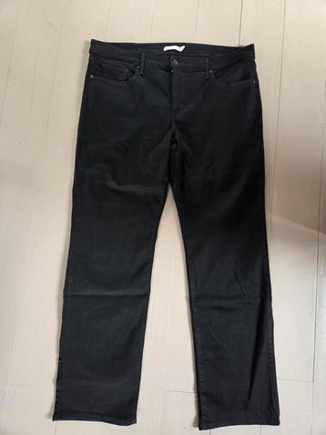 Levi's 314 Shaping Straight Jeans - Maat 18W - Zwart beschikbaar voor biedingen