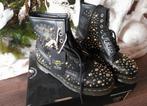 Dr. Martens 60 Years Special Edition Studs –maat 39 – Nieuw, Ophalen of Verzenden, Nieuw, Zwart