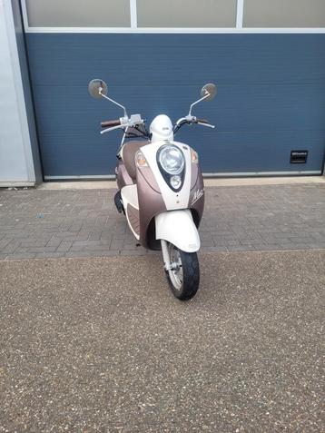 Sym mio / 25km / 4takt  beschikbaar voor biedingen