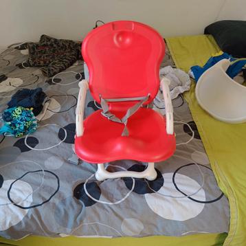 Prenatal kinderstoeltje met tafel beschikbaar voor biedingen