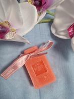 Was beeld kaars zonder lont parfum flesje decoratie, Overige materialen, Nieuw, Ophalen of Verzenden, Kaars