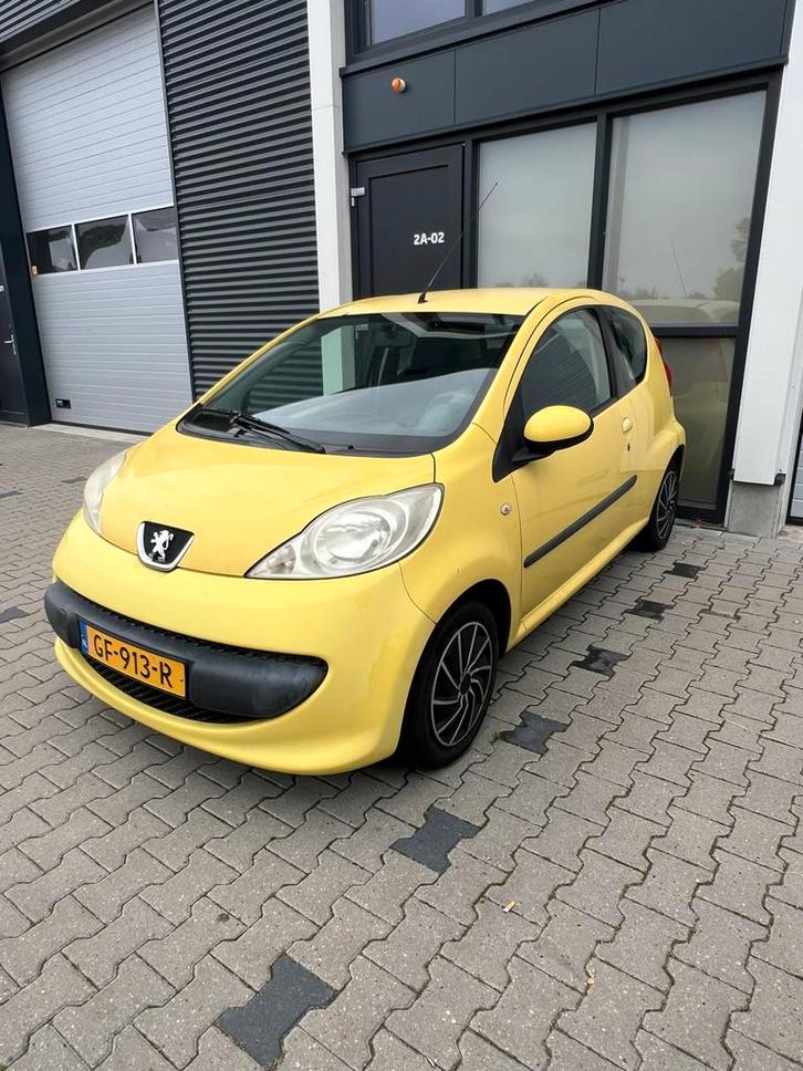 Goed lopende Peugeot 107 met nieuwe apk!!, Auto's, Peugeot, Bedrijf, Airconditioning, Radio, Benzine, Overige carrosserieën, Handgeschakeld