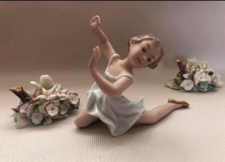 Wallendorf Ballerina Meisje Porselein Beeldje, Verzamelen, Beelden en Beeldjes, Gebruikt, Mens, Ophalen of Verzenden