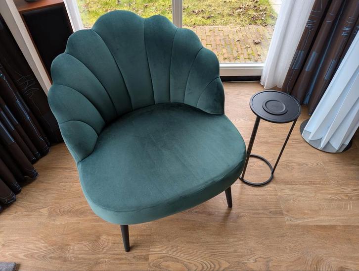 Groene velvet fauteuil in schelpvorm, Huis en Inrichting, Fauteuils, Zo goed als nieuw, Stof, 50 tot 75 cm, Minder dan 75 cm, Ophalen