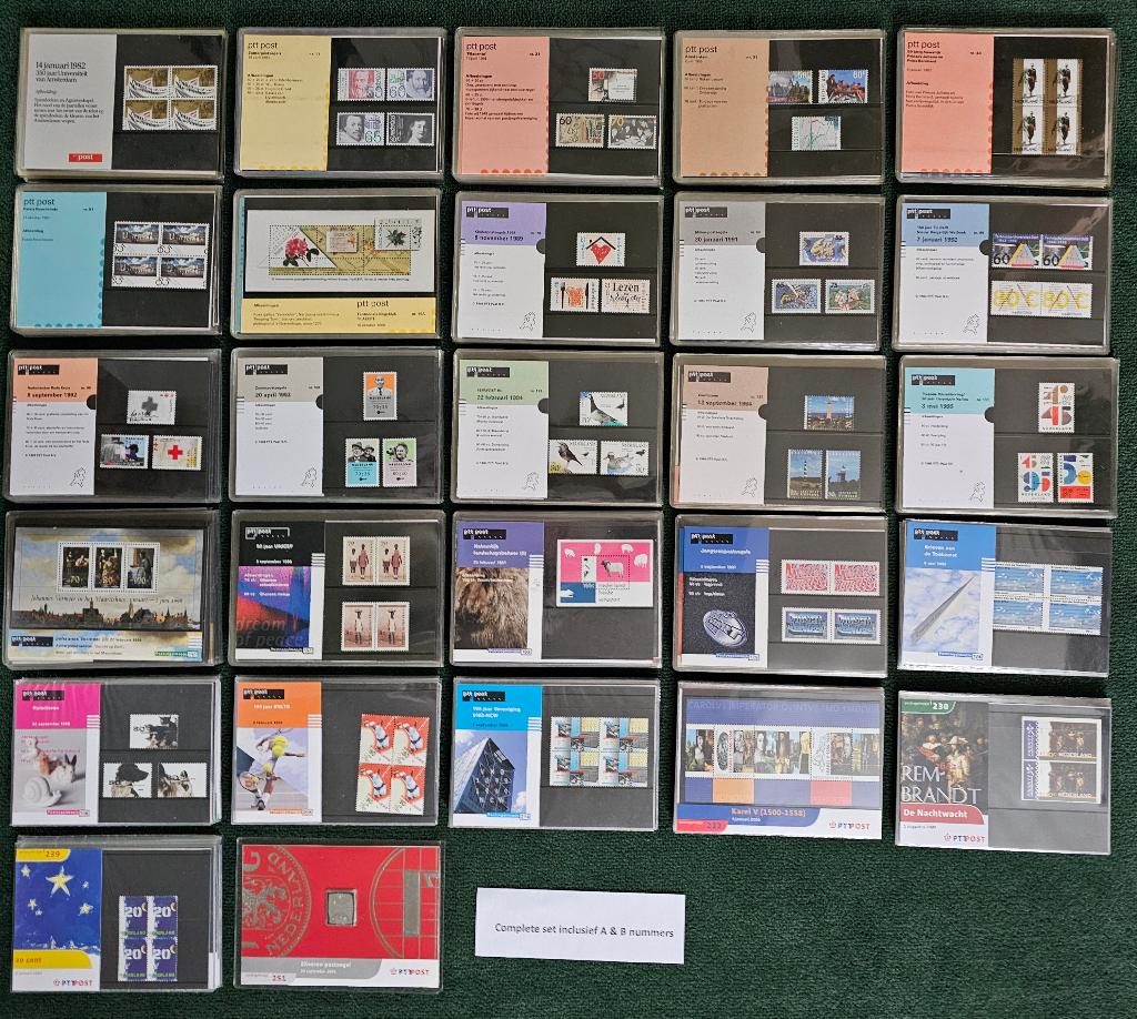 Compl. set 262 postzegelmapjes t/m 246B & 251 | NVPH € 999, Ophalen of Verzenden, Na 1940, Postfris