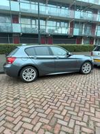 BMW 1-Serie 116i 136PK 5D 2015 Key-less, multi funct. stuur, Auto's, BMW, 1-Serie, 4 cilinders, Origineel Nederlands, 1200 kg