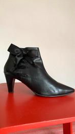 Schoenen met hoge hak en strik, Ophalen of Verzenden, Zo goed als nieuw, Zwart, Schoenen met hoge hakken