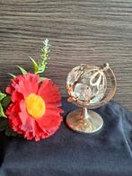 Mooie vergulde miniatuur globe met Oostenrijkse kristallen, Ophalen, Zo goed als nieuw