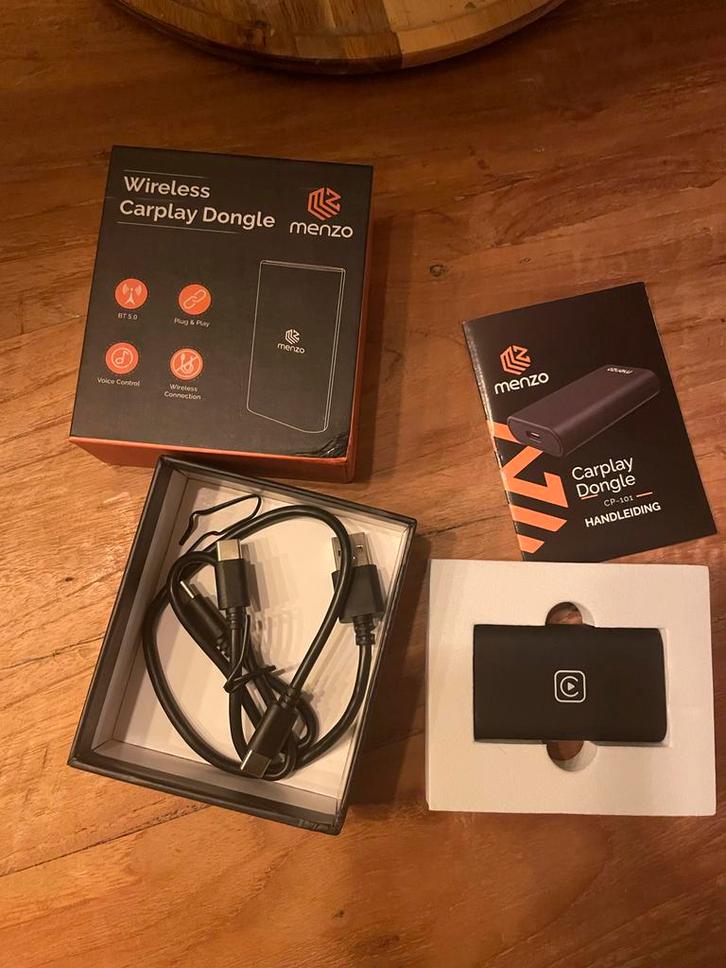 Menzo CarPlay Dongle - Draadloos!, Auto diversen, Auto-accessoires, Zo goed als nieuw, Ophalen