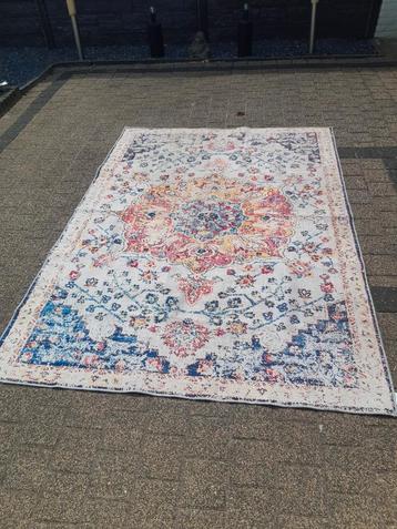 Vloerkleed beschikbaar voor biedingen