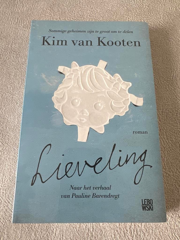 Lieveling - Kim van Kooten - Roman, Boeken, Ophalen of Verzenden, Zo goed als nieuw, Nederland