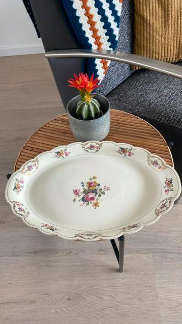 Grote ovalen vintage Bavaria serveerschaal met bloemdecor beschikbaar voor biedingen