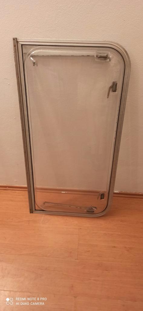 Polyester Klapraam Inbouw Raam Uitklapraam Camper Caravan, Doe-het-zelf en Verbouw, Glas en Ramen, Zo goed als nieuw, Ophalen of Verzenden