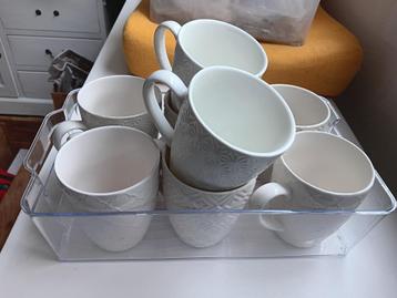 Koffiebekers beschikbaar voor biedingen