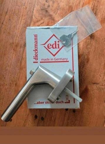 Luxe draai/kiep  Raam krukjes RVS met sleutel - in doos beschikbaar voor biedingen