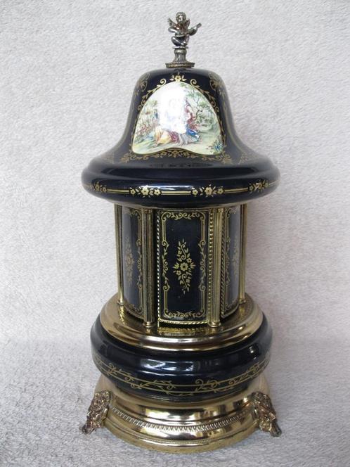 Vintage bordeaux muziekdoos email (automaat Swiss reuge), Antiek en Kunst, Curiosa en Brocante, Ophalen