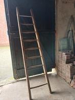Antieke houten ladder, Ophalen