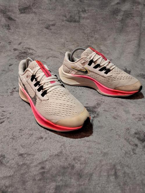 Nike Air Zoom Pegasus 38 - Rawdacious Size 36,5, Sport en Fitness, Loopsport en Atletiek, Gebruikt, Hardloopschoenen, Hardlopen