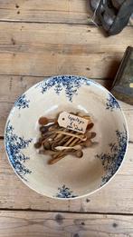 Brocante kom en kleine houten lepeltjes., Ophalen of Verzenden