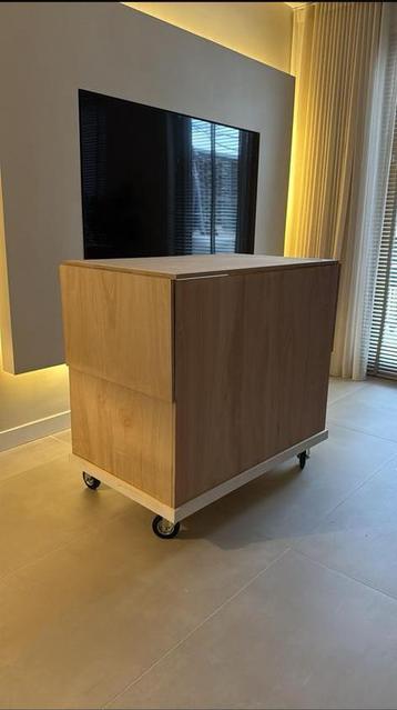 Mobiele bar op maat gemaakt beschikbaar voor biedingen