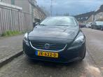 Volvo V40 2.0 D2 120PK 2016 Zwart, Auto's, Origineel Nederlands, Te koop, 5 stoelen, 135 €/maand