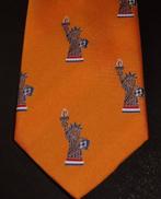 Calvé Delft stropdas oranje Vrijheidsbeeld en voetbal, Verzamelen, Ophalen of Verzenden, Nieuw, Gebruiksvoorwerp