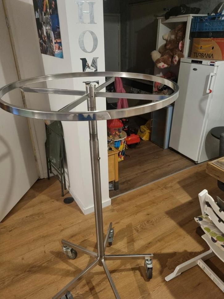 Zeer stevig en solide Rvs kledingrek voor winkels, Kleding | Dames, Kledingrekken, Gebruikt, Met wielen, Ophalen
