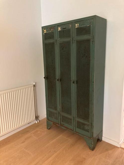 Vintage industriële lockerkast met mooie patina, Huis en Inrichting, Kasten | Lockerkasten, Zo goed als nieuw, Ophalen